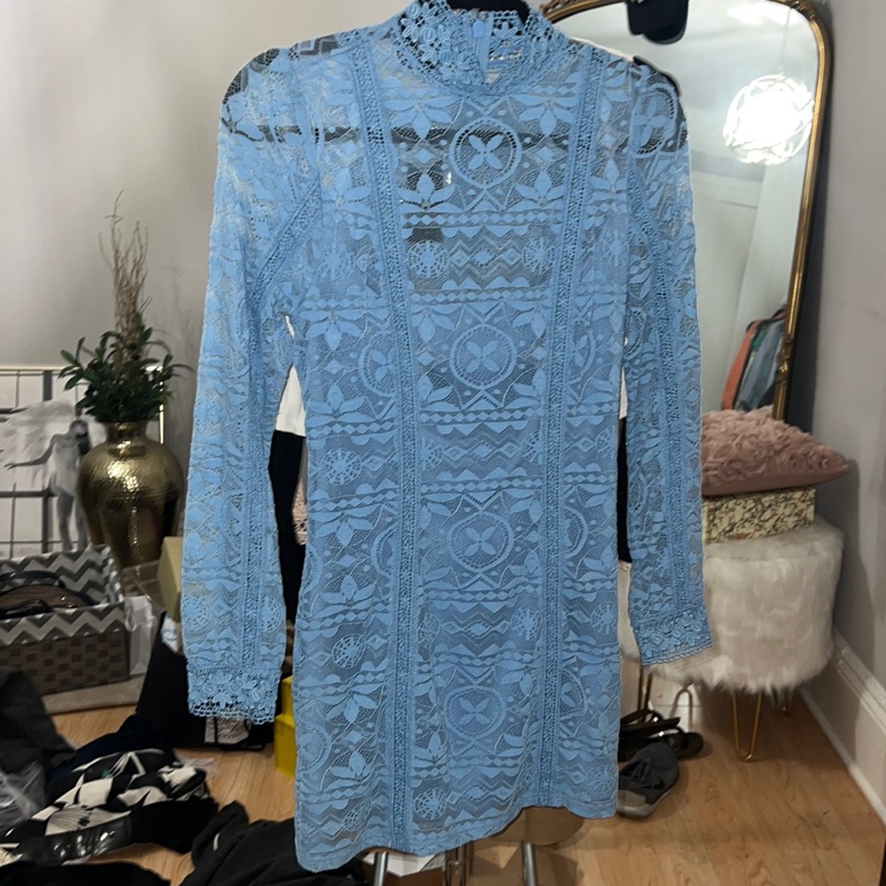 Bebe blue lace body con dress